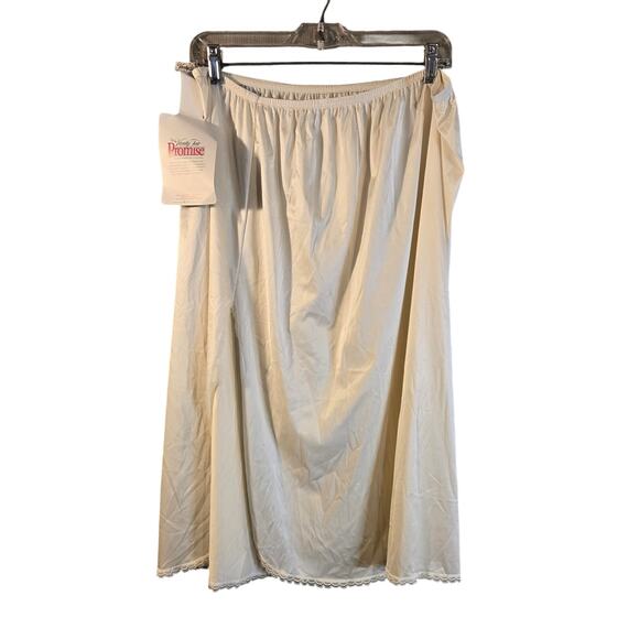 Vintage NWT Vanity Fair 2XL Off White Half Slip/Pettislip/Underskirt  [0435] - Picture 2 of 5